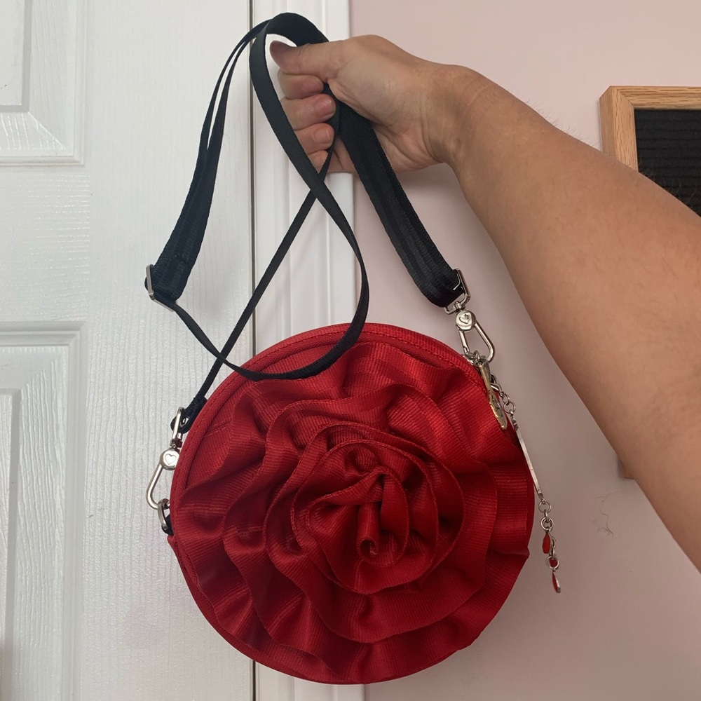 Harvey’s disney beauty and the beast rose bag 🥀